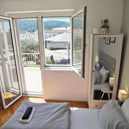 Kwatera prywatna Oleas Hvar - Private Guest - 2 Min To Sea & Center Stari Grad (Hvar)