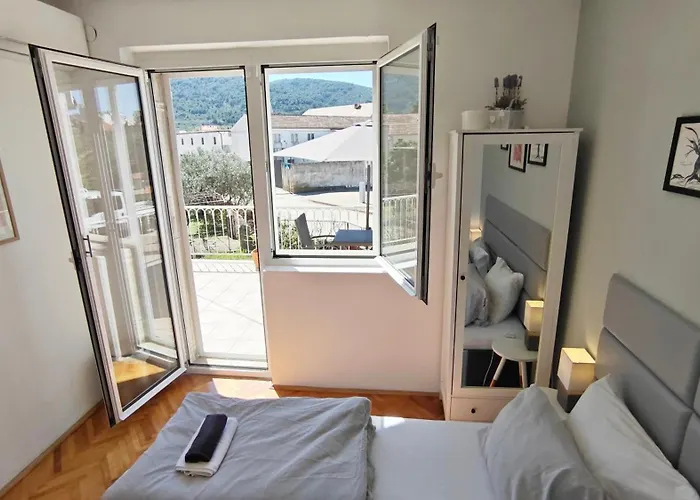 Kwatera prywatna Oleas Hvar - Private Guest - 2 Min To Sea & Center Stari Grad (Hvar)